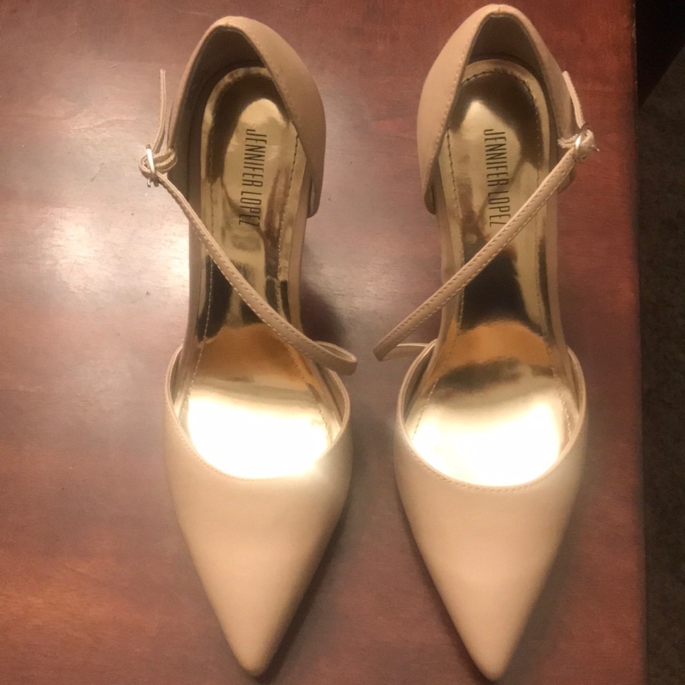 Cream new side strap pretty pumps!